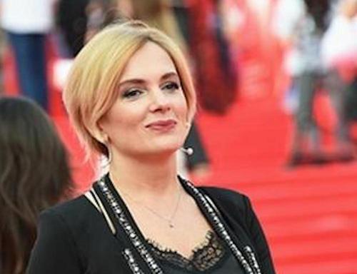 Актриса Мария Порошина предстанет перед зрителями с темными волосами и стрижкой &laquo;под мальчика&raquo;