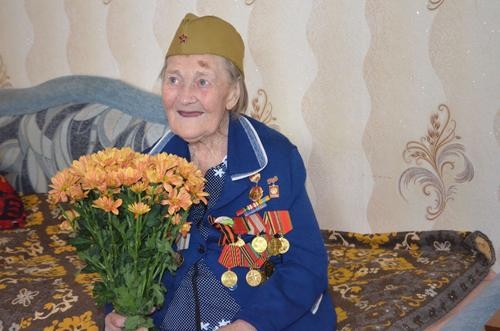 Фёкла Новохатская: «Фашист, тварь, открыл крышку и выстрелил сразу в Дусю» Фёкла Новохатская: «Фашист, тварь, открыл крышку и выстрелил сразу в Дусю»