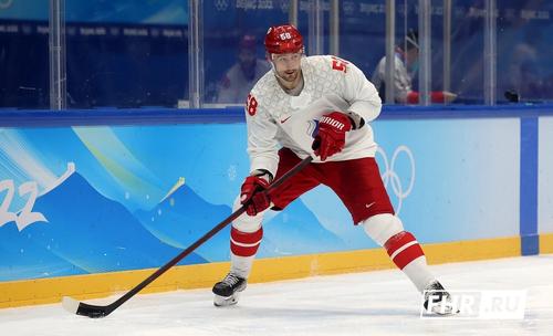 Губерниев призвал хоккеиста Слепышева проявлять себя в игре, а не в соцсетях Губерниев призвал хоккеиста Слепышева проявлять себя в игре, а не в соцсетях