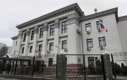 Посольство России в Киеве: «Пожара у нас нет, ничего не горит» Посольство России в Киеве: «Пожара у нас нет, ничего не горит»