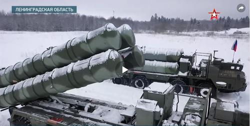 В Ленинградской области прошли учения расчетов С-400 &laquo;Триумф&raquo;