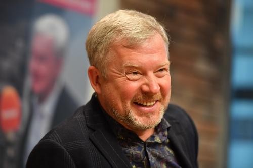 Валдис Пельш о приглашении его на роль ведущего КВН: речь не идет о смене Маслякова Валдис Пельш о приглашении его на роль ведущего КВН: речь не идет о смене Маслякова