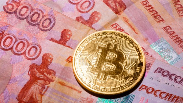 Курс биткоина к рублю достиг 5 500 000