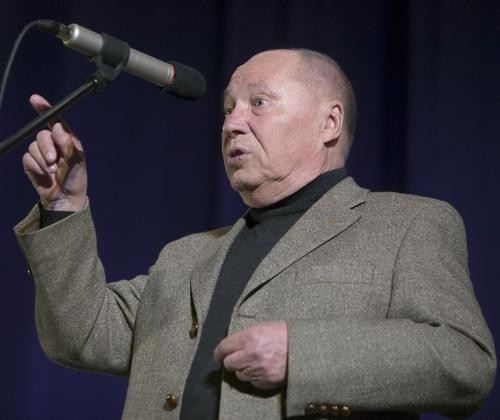 Владимир Путин выразил соболезнования родным и близким ушедшего из жизни режиссера Виталия Мельникова Владимир Путин выразил соболезнования родным и близким ушедшего из жизни режиссера Виталия Мельникова
