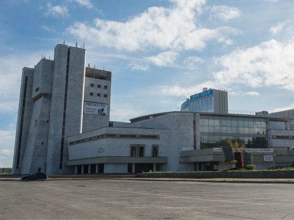 
                    Суровый интерьер: стиль брутализм в архитектуре и дизайне
                    
                