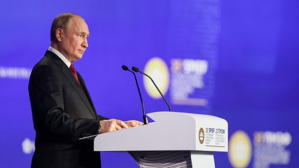 &laquo;Навсегда, на постоянной основе&raquo;: Путин поручил отменить плановые проверки ряда предприятий