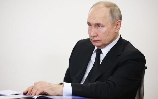 
                    Путин поручил разработать компенсации за утраченное при СВО жилье

                