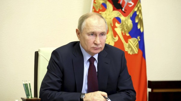 Путин поручил решить, как восстановить разрушенное обстрелами ВСУ жильё в России Путин поручил решить, как восстановить разрушенное обстрелами ВСУ жильё в России