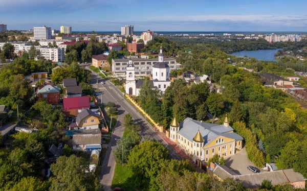 
                    Нейросеть назвала города, где в апреле подешевело жилье

                
