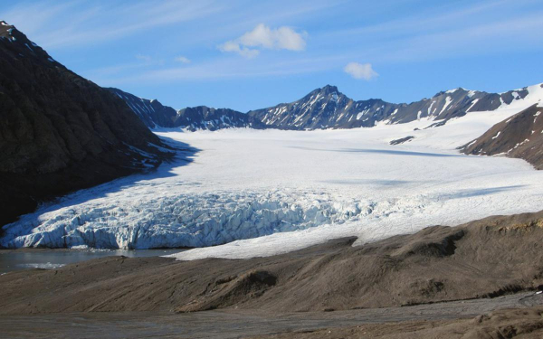 
                    Участок на архипелаге Шпицберген готовы купить за &euro;300 млн

                