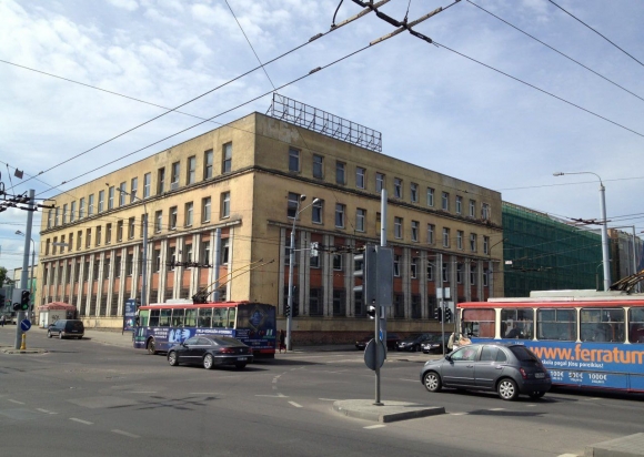 Советская крышка люка в Литве как наглядное пособие цены &laquo;незалежности&raquo;