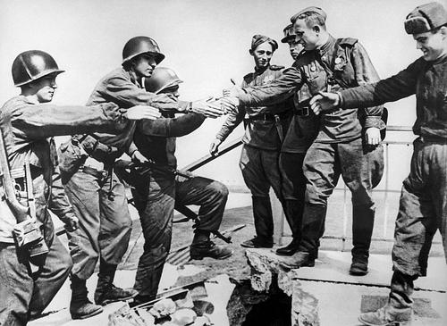 США с 1945 года спасают украинских нацистских преступников от наказания