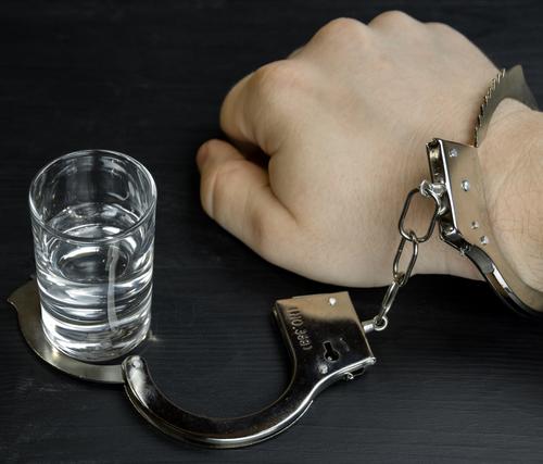 В Москве в доме на улице Свободы за попытку надругаться над 9-летним ребенком задержан 70-летний маньяк-извращенец В Москве в доме на улице Свободы за попытку надругаться над 9-летним ребенком задержан 70-летний маньяк-извращенец