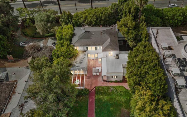 Особняк, который арендовал чемпион НБА Шакил О'Нил, выставили на продажу
Особняк, который арендовал чемпион НБА Шакил О'Нил, выставили на продажу