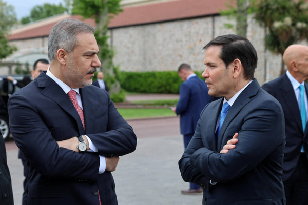 
                &laquo;Тактическая победа господина Путина&raquo;
            