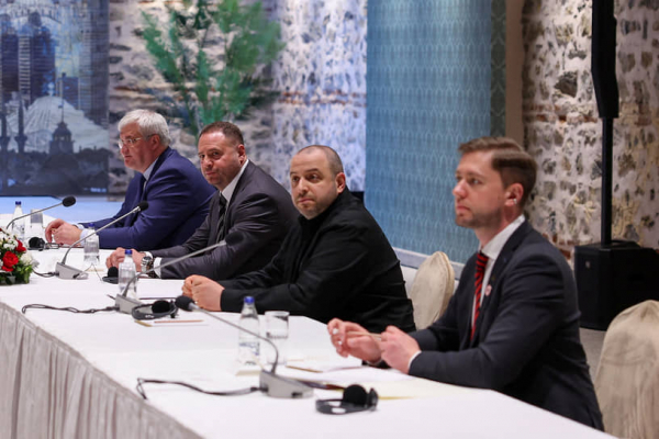 
                &laquo;Тактическая победа господина Путина&raquo;
            