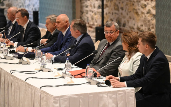 
                &laquo;Тактическая победа господина Путина&raquo;
            