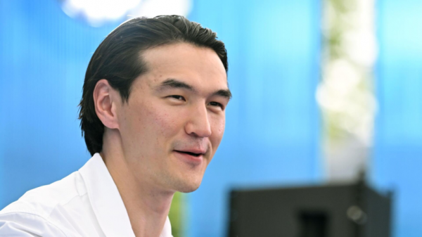 SHOT: комик Сабуров владеет коттеджем за 115 млн рублей в Подмосковье