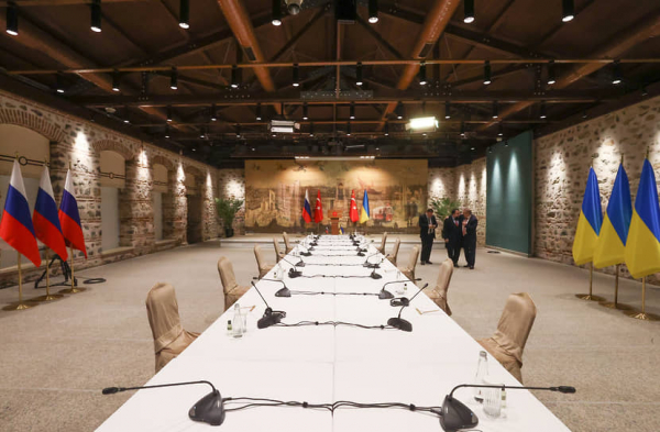 
                Что известно о стартующих сегодня в Стамбуле переговорах между РФ и Украиной
            