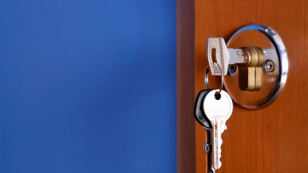 Россиянам рассказали, что нельзя ни в коем случае делать перед отъездом в отпуск