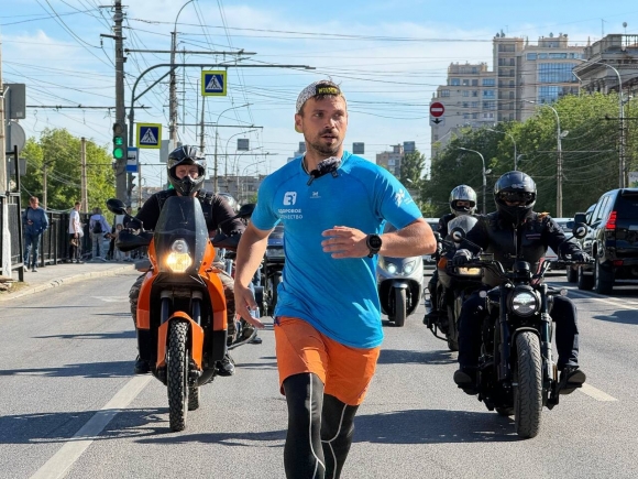 Бегущий по дорогам истории