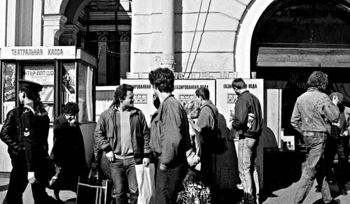 Кто возьмёт билетов пачку