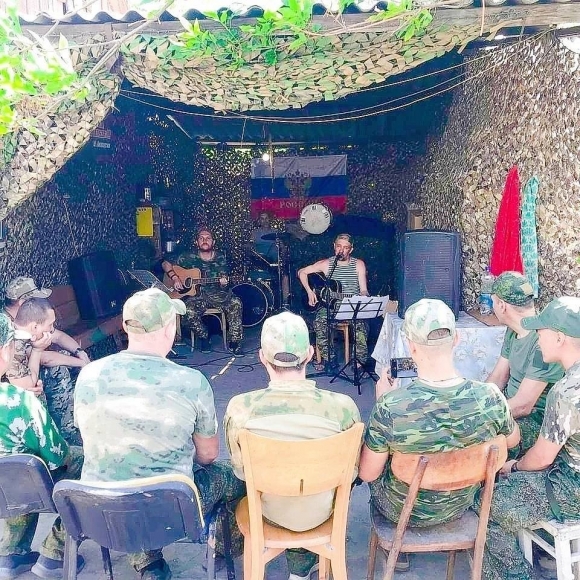 Лидер группы &laquo;Павильон&raquo; Илья Столетов: &laquo;Сейчас время героев&raquo;