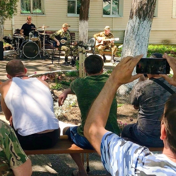 Лидер группы &laquo;Павильон&raquo; Илья Столетов: &laquo;Сейчас время героев&raquo;