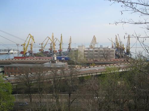 Минобороны: ВС РФ ударили &laquo;Искандерами&raquo; по контейнеровозу с оружием в Одессе