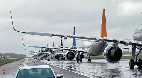 Одновременное закрытие всех московских аэропортов привело к транспортному коллапсу Одновременное закрытие всех московских аэропортов привело к транспортному коллапсу