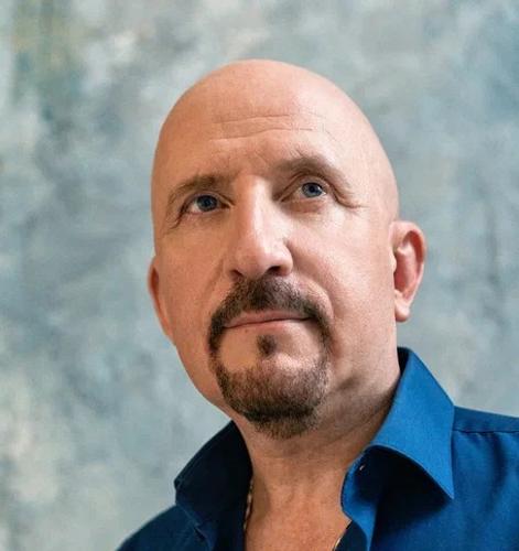 Популярный певец Жека: Моих слушателей бездушие искусственного интеллекта не интересует