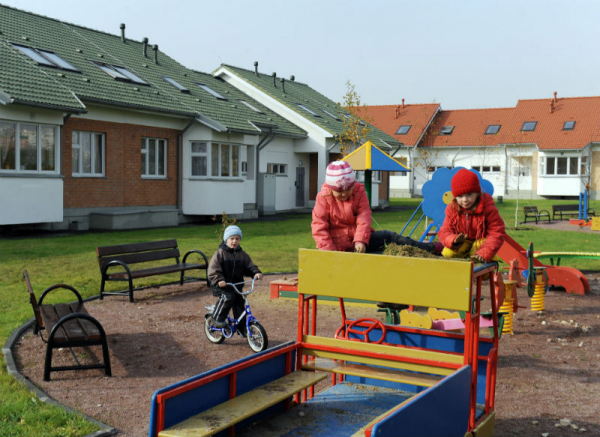 
                    Сельская ипотека в 2025 году: кто может получить и где действует

                