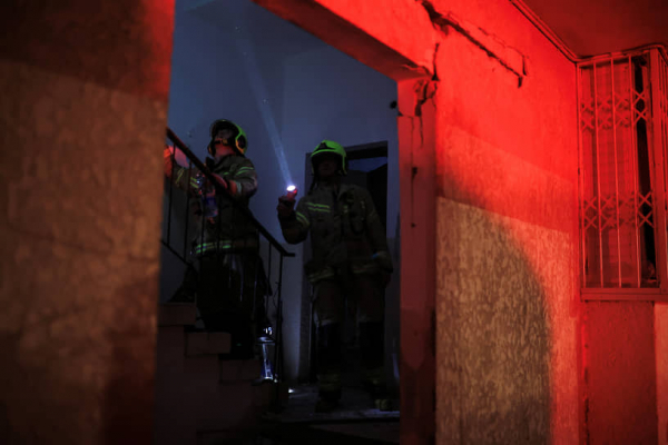 
                Израиль и Иран обменялись ракетными ударами
            