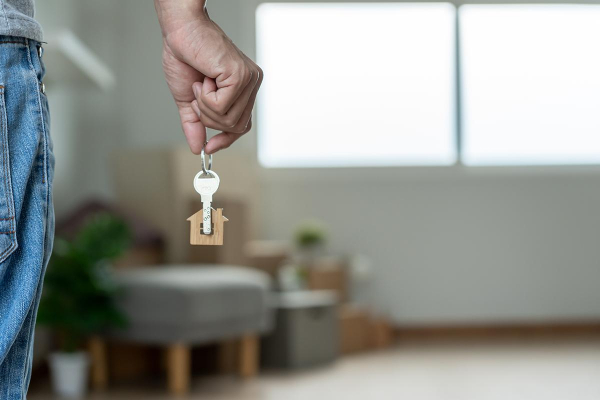 
                    Банкротство с ипотекой в 2025 году: как оформить с сохранением жилья

                