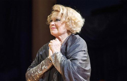 Прощание с народной артисткой России Валентиной Талызиной пройдет в Театре Моссовета Прощание с народной артисткой России Валентиной Талызиной пройдет в Театре Моссовета