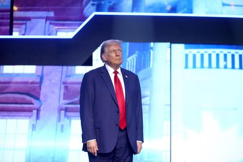 WP: Трамп надеется избежать вступления в военные действия на Ближнем Востоке